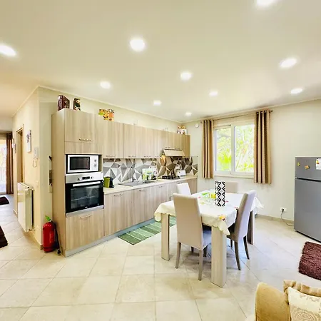 La Cinisara Apartmán *